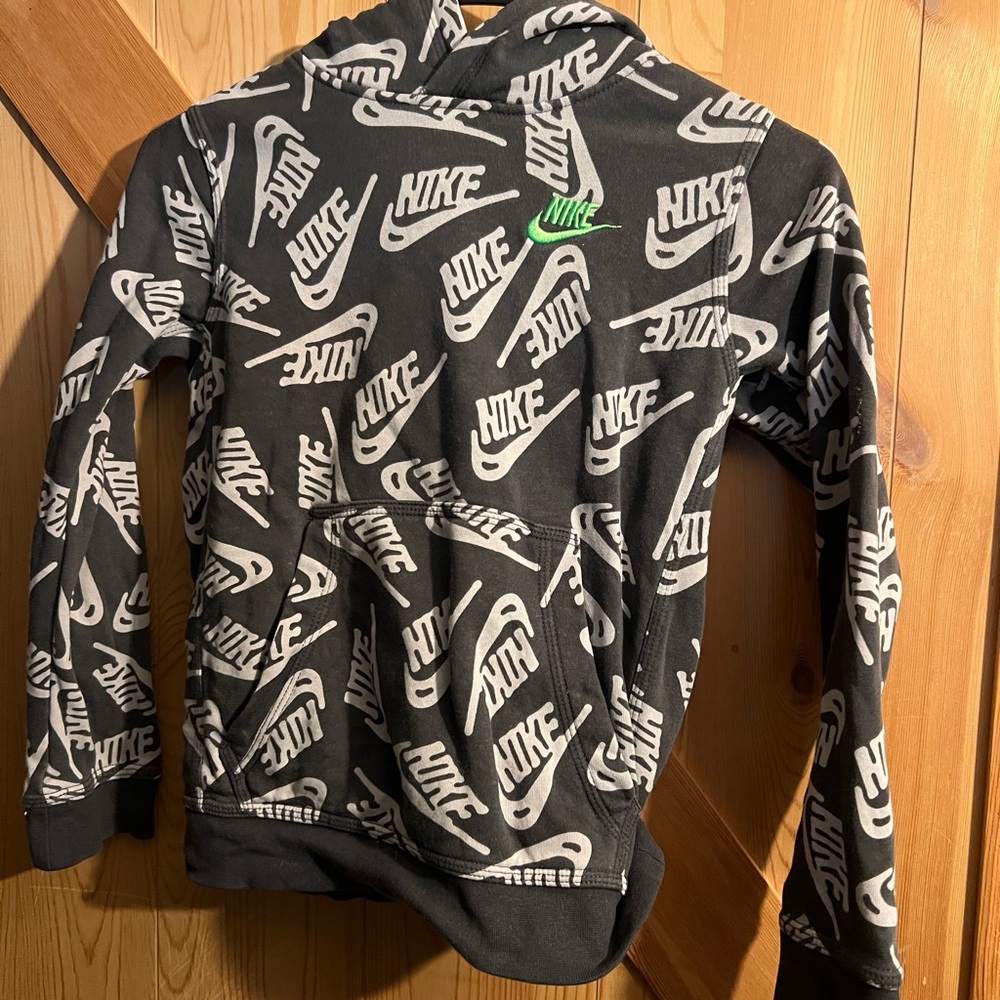 Boys Nike Black and Gray Patterned Apparel